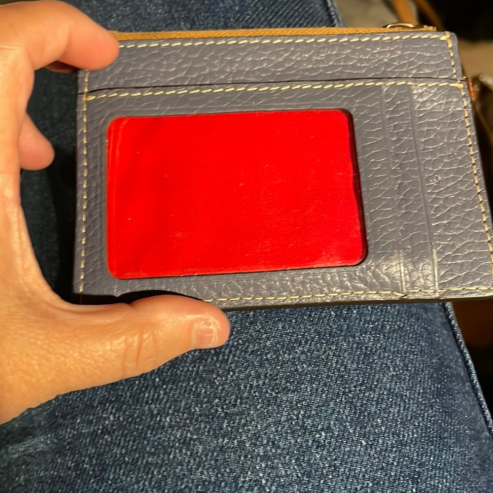 Dooney & Bourke I’d wristlet